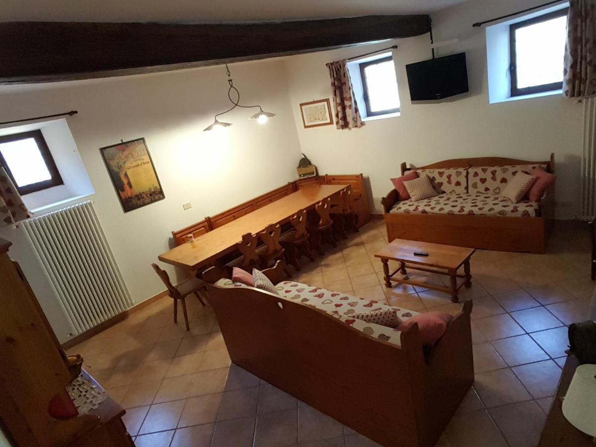 La Taverna Di Tony Bed and Breakfast Montalto Dora Zewnętrze zdjęcie